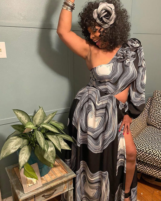 Flowing Maxi Dress, One Sleeve W. Cut-out - Resale